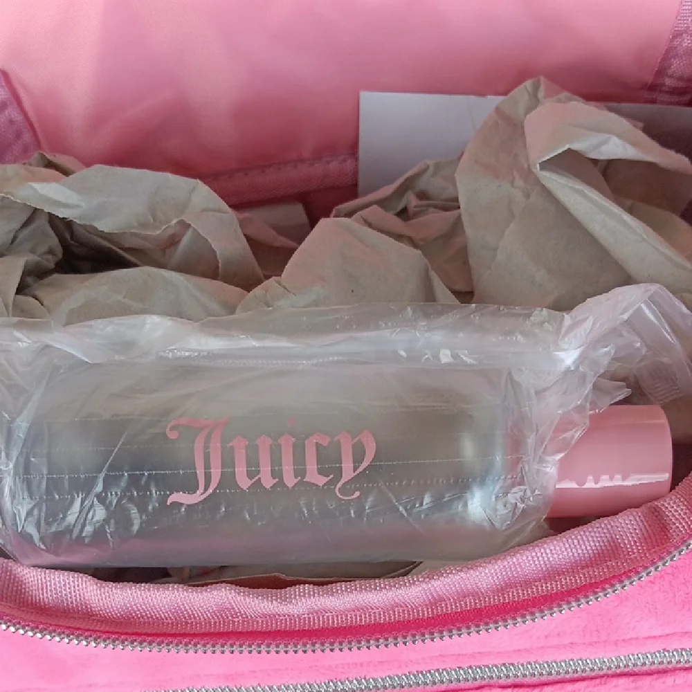 ❤️💎Juicy Couture Vibrant Pink BLiNG 💎Cosmetic Bag - Picture 7 of 7